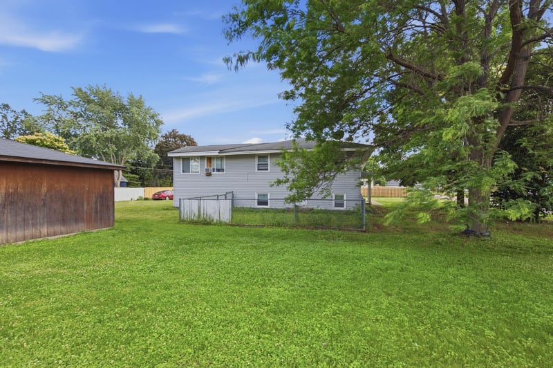 5116 Edgewood Ave N, Crystal, MN 55428