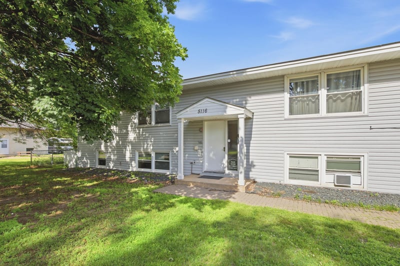 5116 Edgewood Ave N, Crystal, MN 55428
