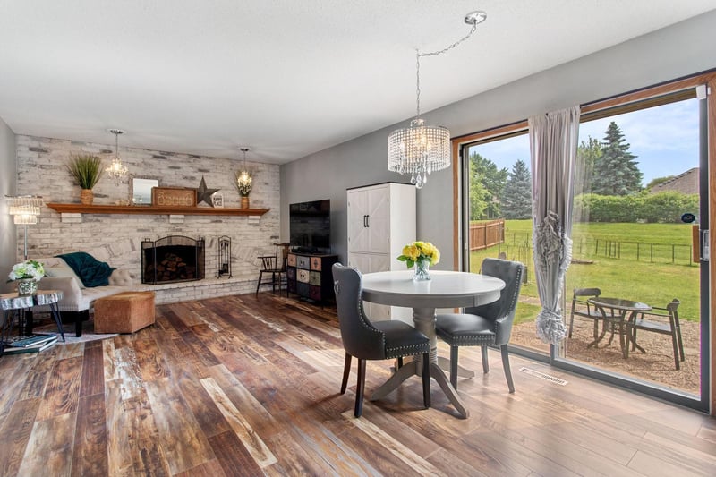 864 Winterberry Ct, Woodbury, MN 55125