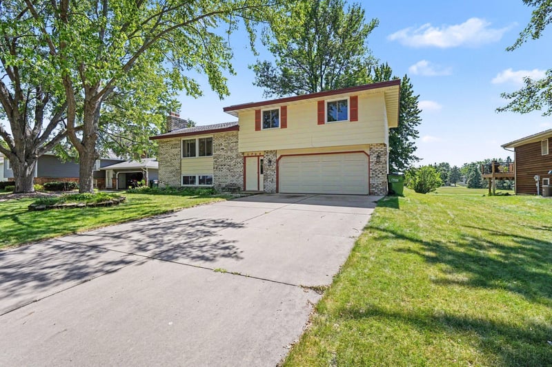 1728 132nd Ave NE, Blaine, MN 55449