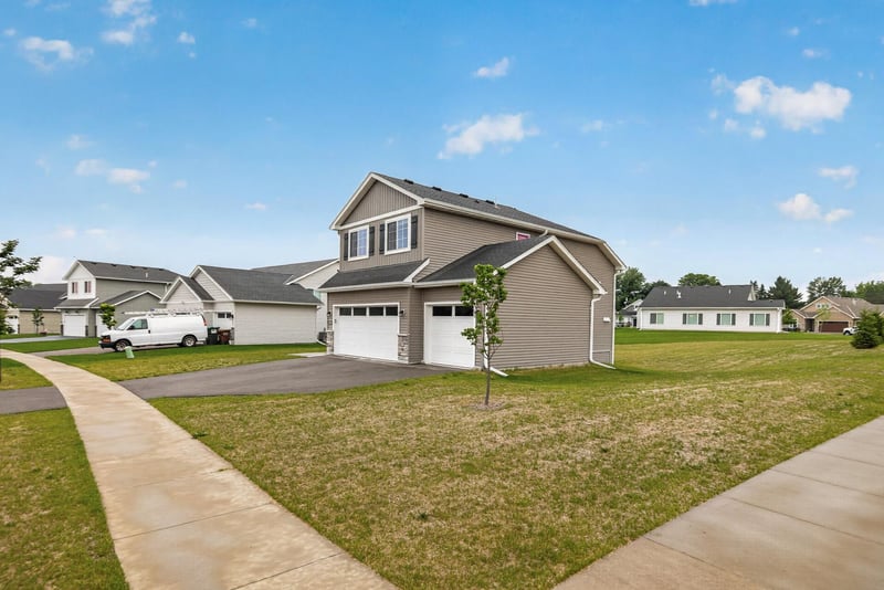 1333 Oak Ridge St, Hanover, MN 55341