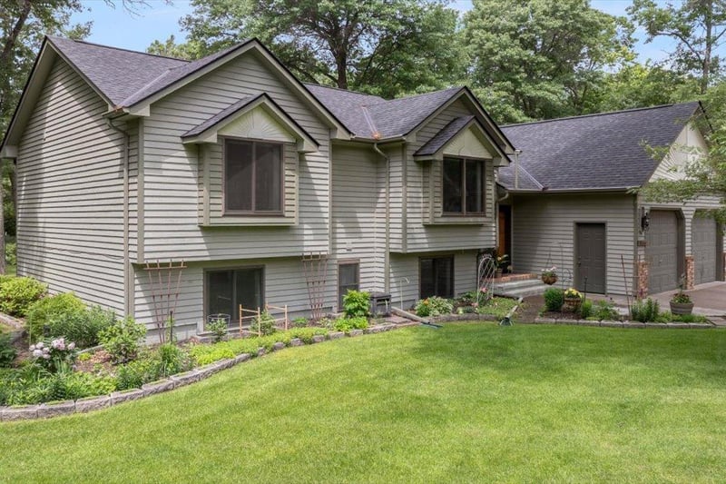 16715 Paul Rd, Brainerd, MN 56401
