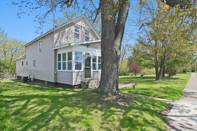 5319 E 3rd St, Superior, WI 54880