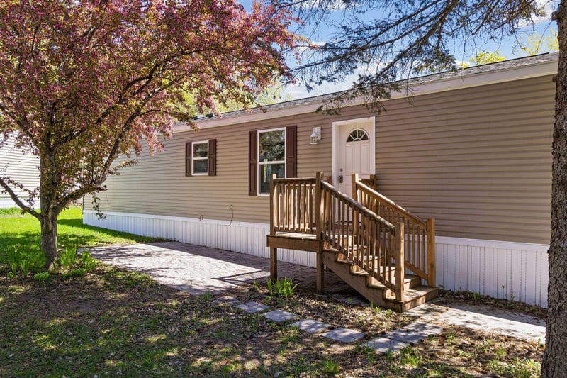 175 Highview Cir, Watertown, MN 55388