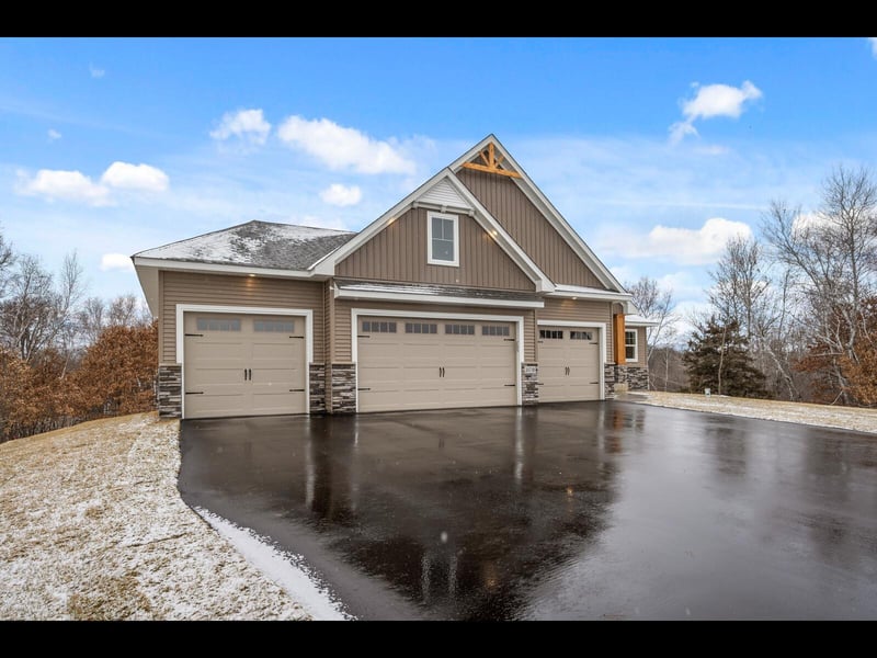 000 Carlson Rd S, Cambridge, MN 55008