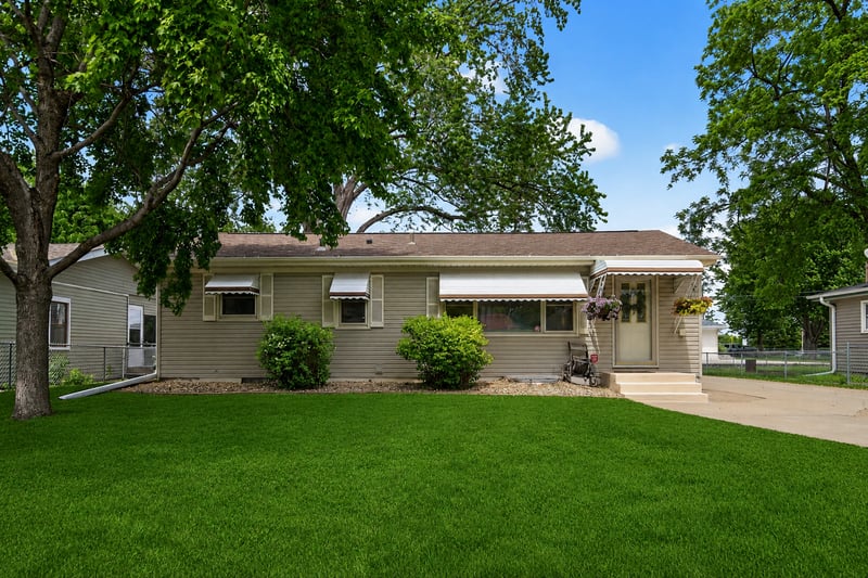 6206 47th Ave N, Crystal, MN 55422