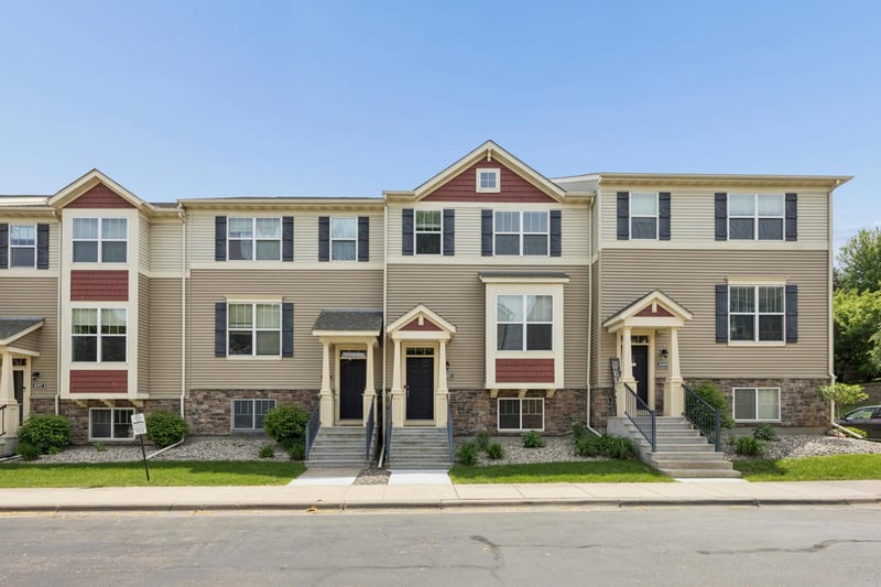 8405 Norwood Ln N, Maple Grove, MN 55369
