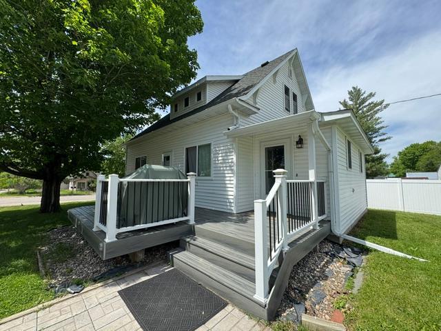 114 Central Ave S, Bertha, MN 56437