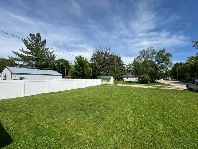 114 Central Ave S, Bertha, MN 56437