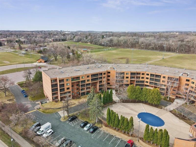 3320 Louisiana Ave S #402, Saint Louis Park, MN 55426