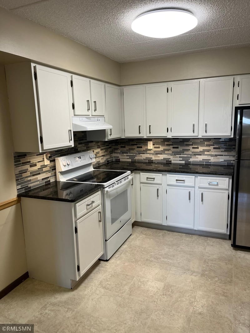 3320 Louisiana Ave S #402, Saint Louis Park, MN 55426