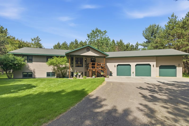 1552 Harrison Dr SW, Brainerd, MN 56401