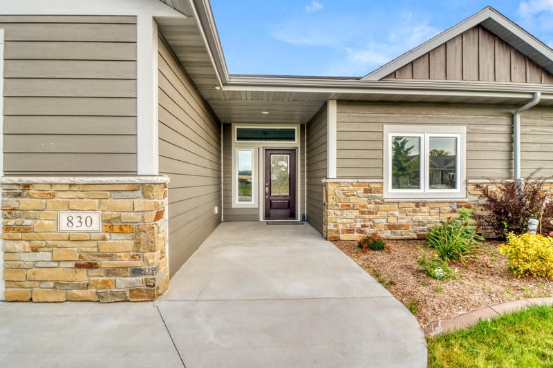 830 Lake Forest Cir, Detroit Lakes, MN 56501