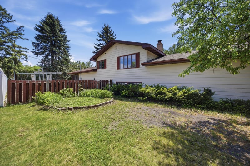 1304 26th Ave S, Moorhead, MN 56560