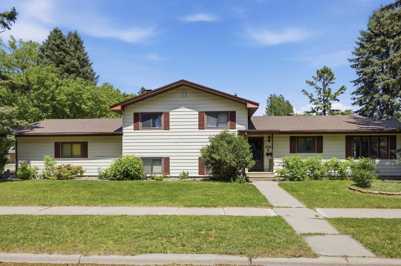 1304 26th Ave S, Moorhead, MN 56560