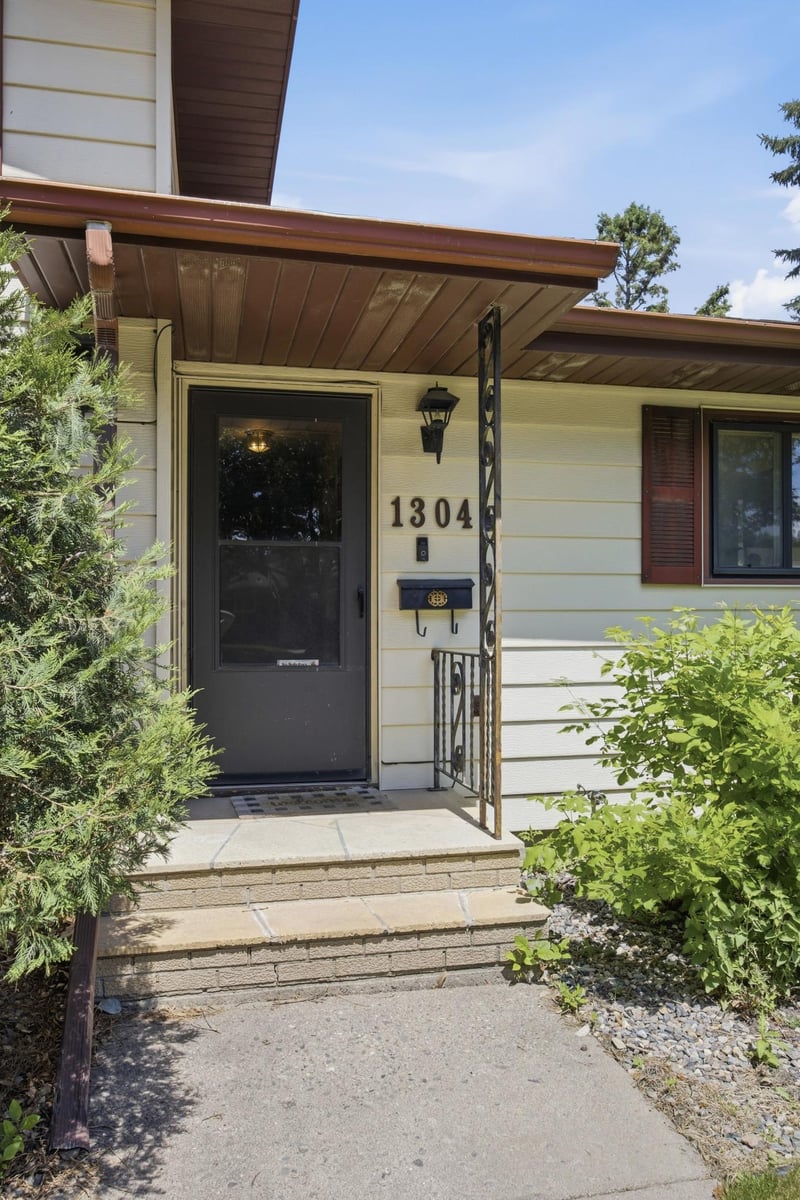 1304 26th Ave S, Moorhead, MN 56560