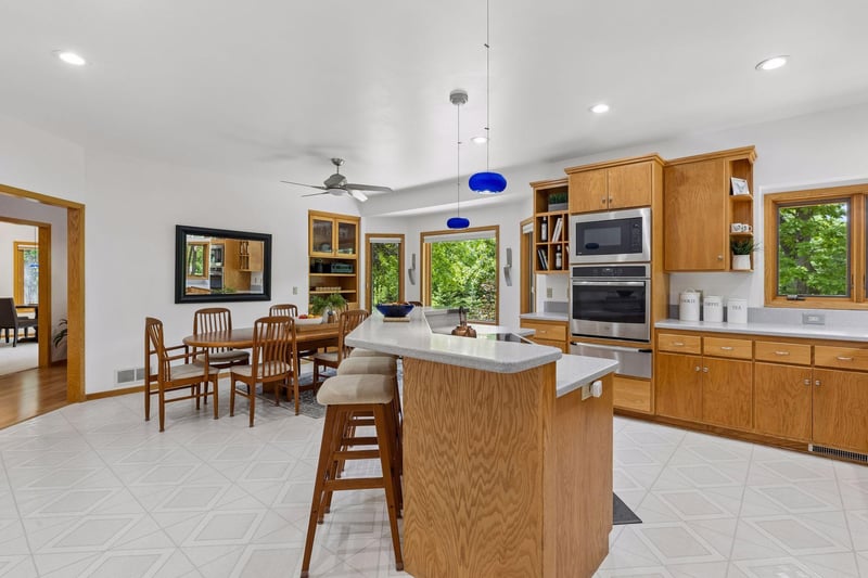 21527 Homestead Trl, Corcoran, MN 55340