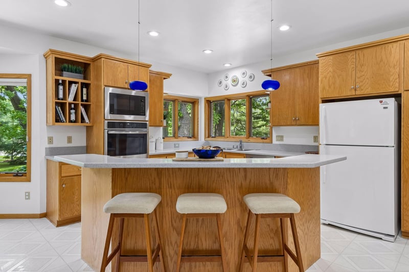 21527 Homestead Trl, Corcoran, MN 55340