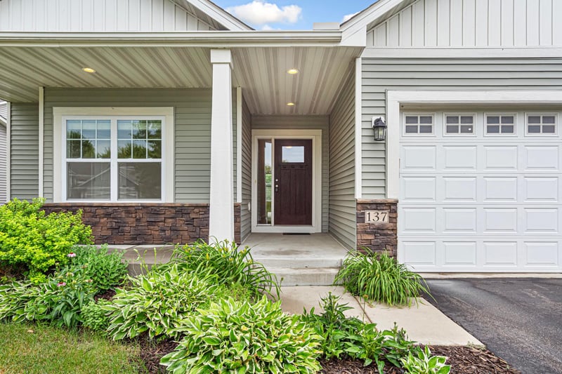 137 Bluff Ln, Dundas, MN 55019