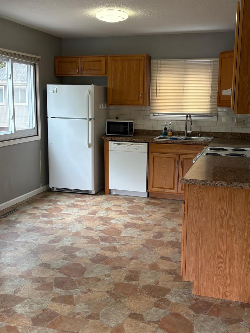 3441 Pilgrim Ln N, Plymouth, MN 55441