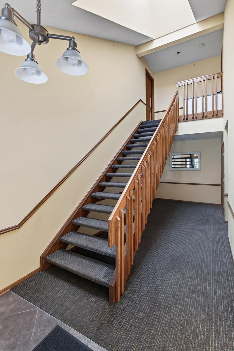 15155 Lesley Ln, Eden Prairie, MN 55346