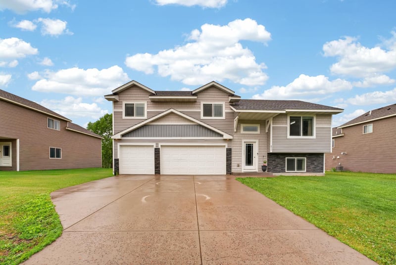 835 Highview Loop SE, Pine City, MN 55063