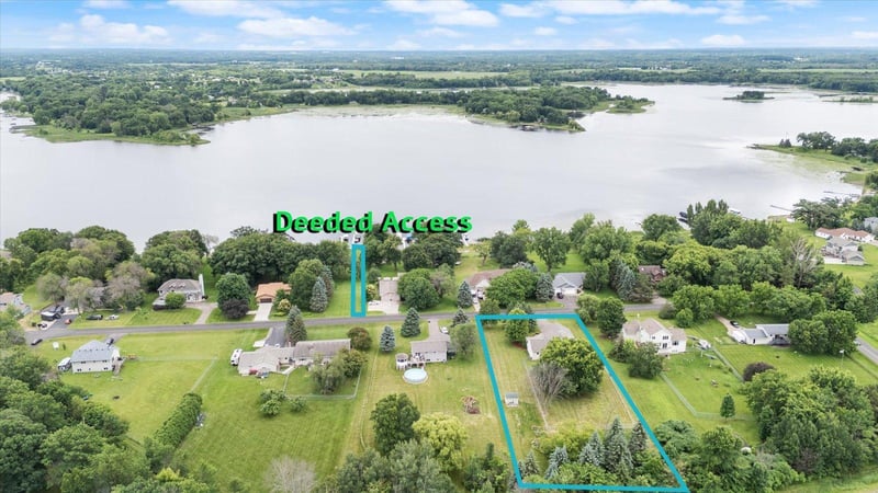 9408 Jennifer Ct, Chisago City, MN 55013