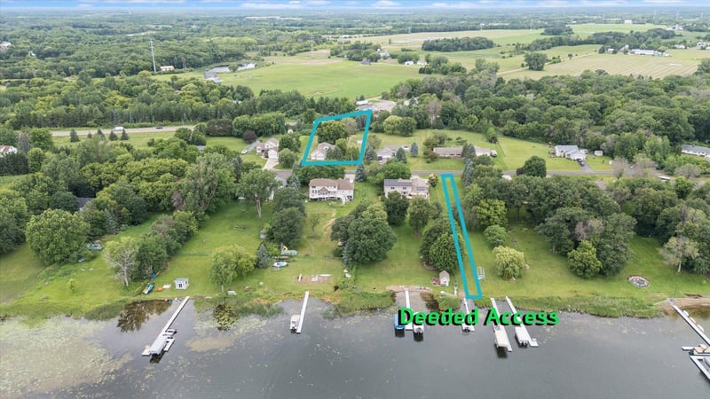 9408 Jennifer Ct, Chisago City, MN 55013