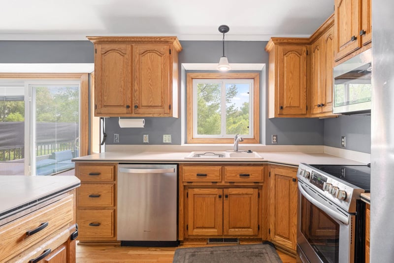550 Mckinley St, Anoka, MN 55303