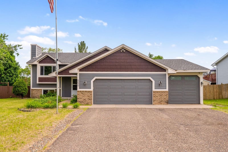 550 Mckinley St, Anoka, MN 55303