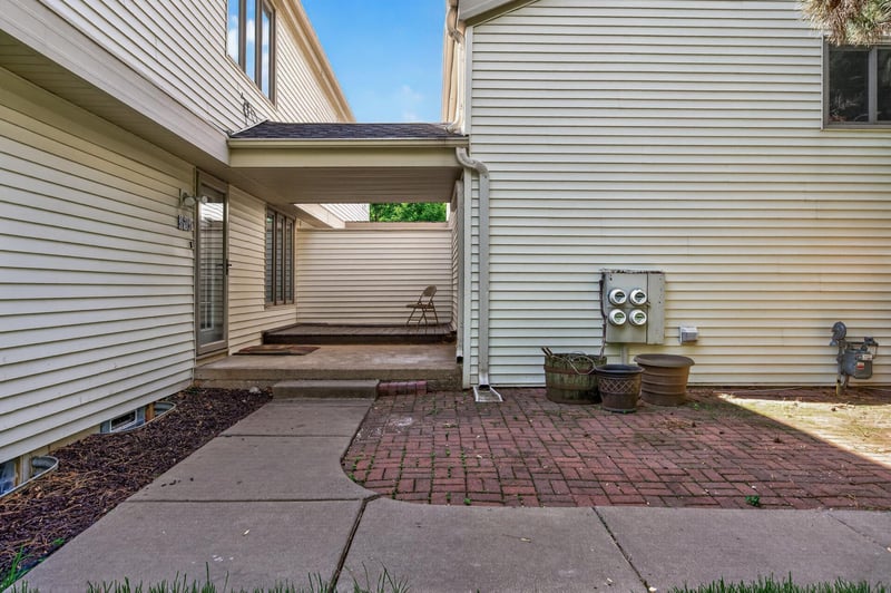 313 Elan Ct, Woodbury, MN 55125