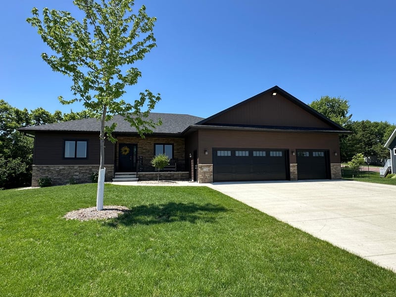2318 Red Bird Ln, Fairmont, MN 56031