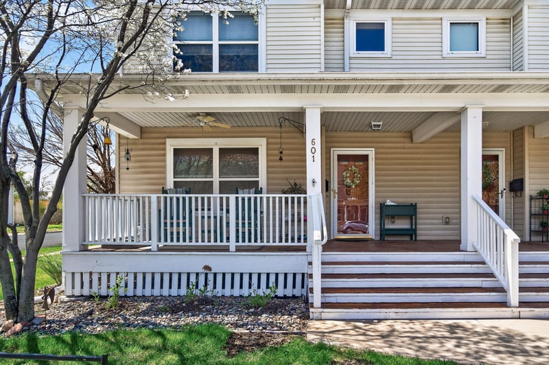 601 1st Ave NW, Osseo, MN 55369