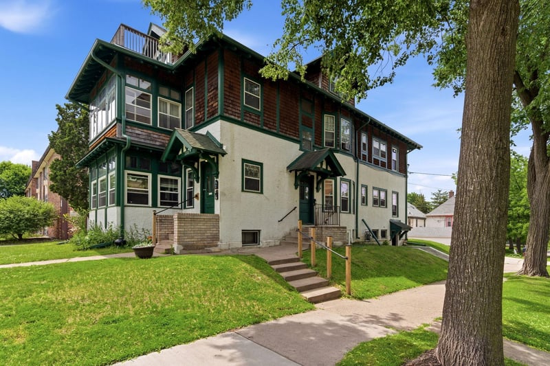 301 W 22nd St, Minneapolis, MN 55404