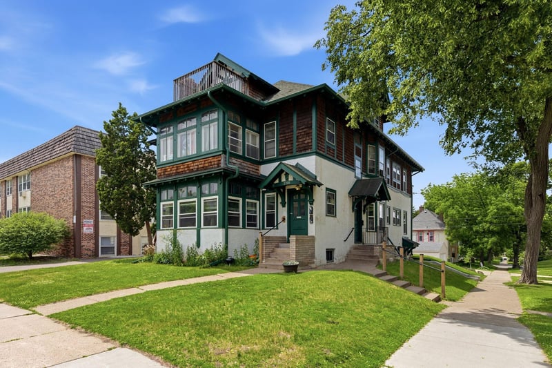 301 W 22nd St, Minneapolis, MN 55404