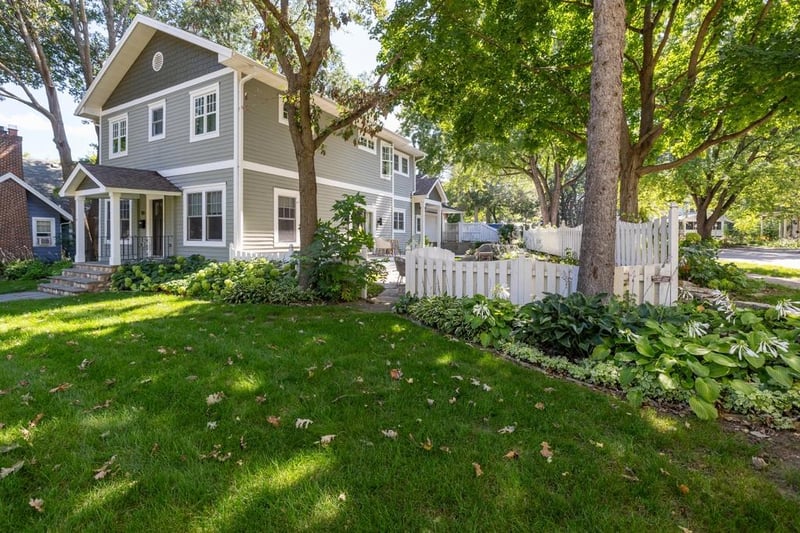 185 W Lake St, Excelsior, MN 55331