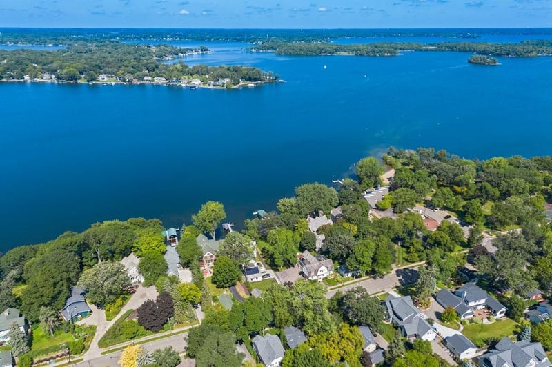 185 W Lake St, Excelsior, MN 55331