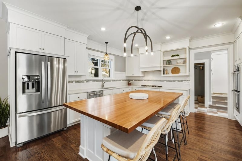 185 W Lake St, Excelsior, MN 55331