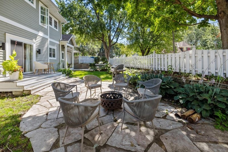 185 W Lake St, Excelsior, MN 55331