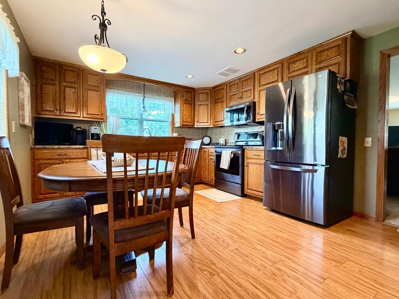1801 S Shore Dr, Worthington, MN 56187