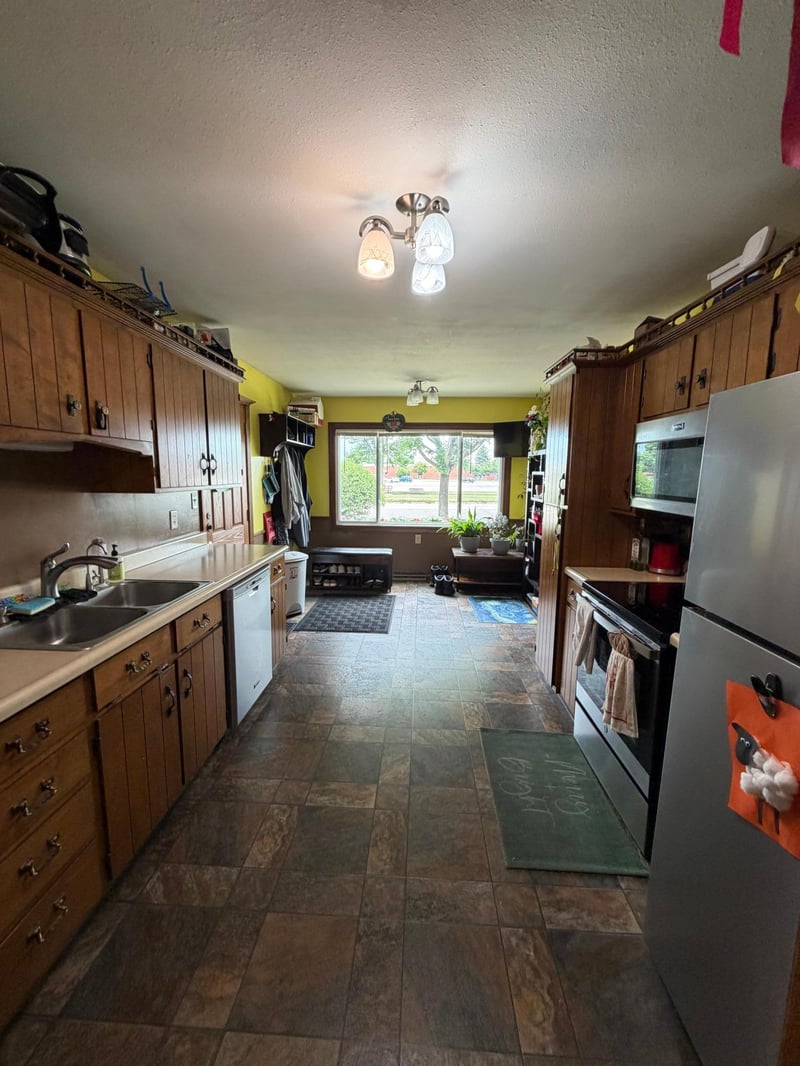 425 W Dodge St, Luverne, MN 56156