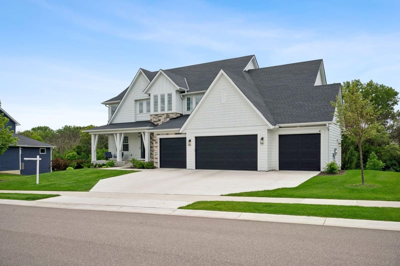 16865 46th Ave N, Plymouth, MN 55446