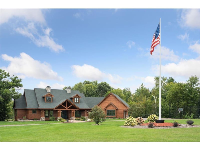 12434 Woodridge Ct, Grantsburg, WI 54840