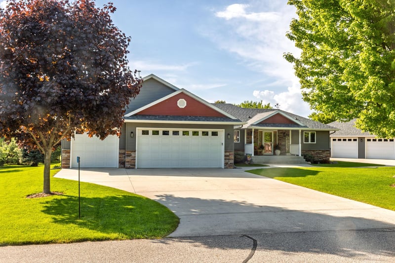 2111 Robins Nest SE, Alexandria, MN 56308