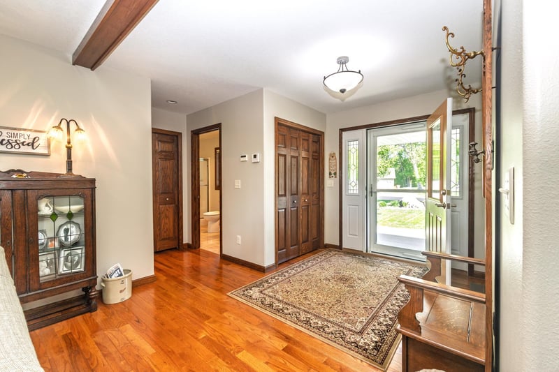 2111 Robins Nest SE, Alexandria, MN 56308