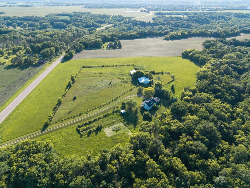 30224 Lexington Rd, Le Sueur, MN 56058