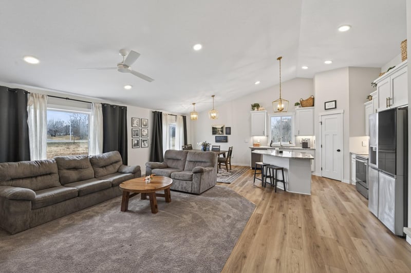 18753 Orchid St NW, Oak Grove, MN 55303