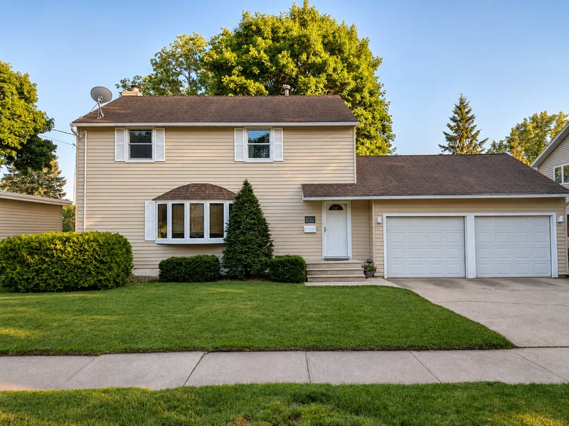 1919 5th Ave NW, Austin, MN 55912