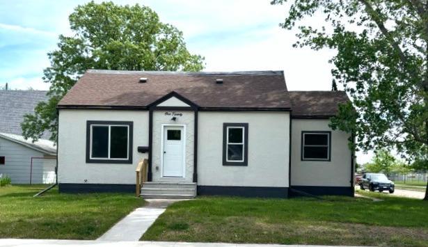 120 Spruce Ave S, Thief River Falls, MN 56701