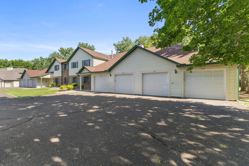 975 Heritage Ct E #206, Vadnais Heights, MN 55127